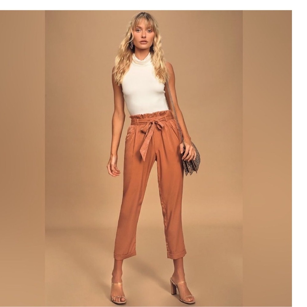Lulu's Charm and Finesse capri pants in a Terra Cotta size small‎
